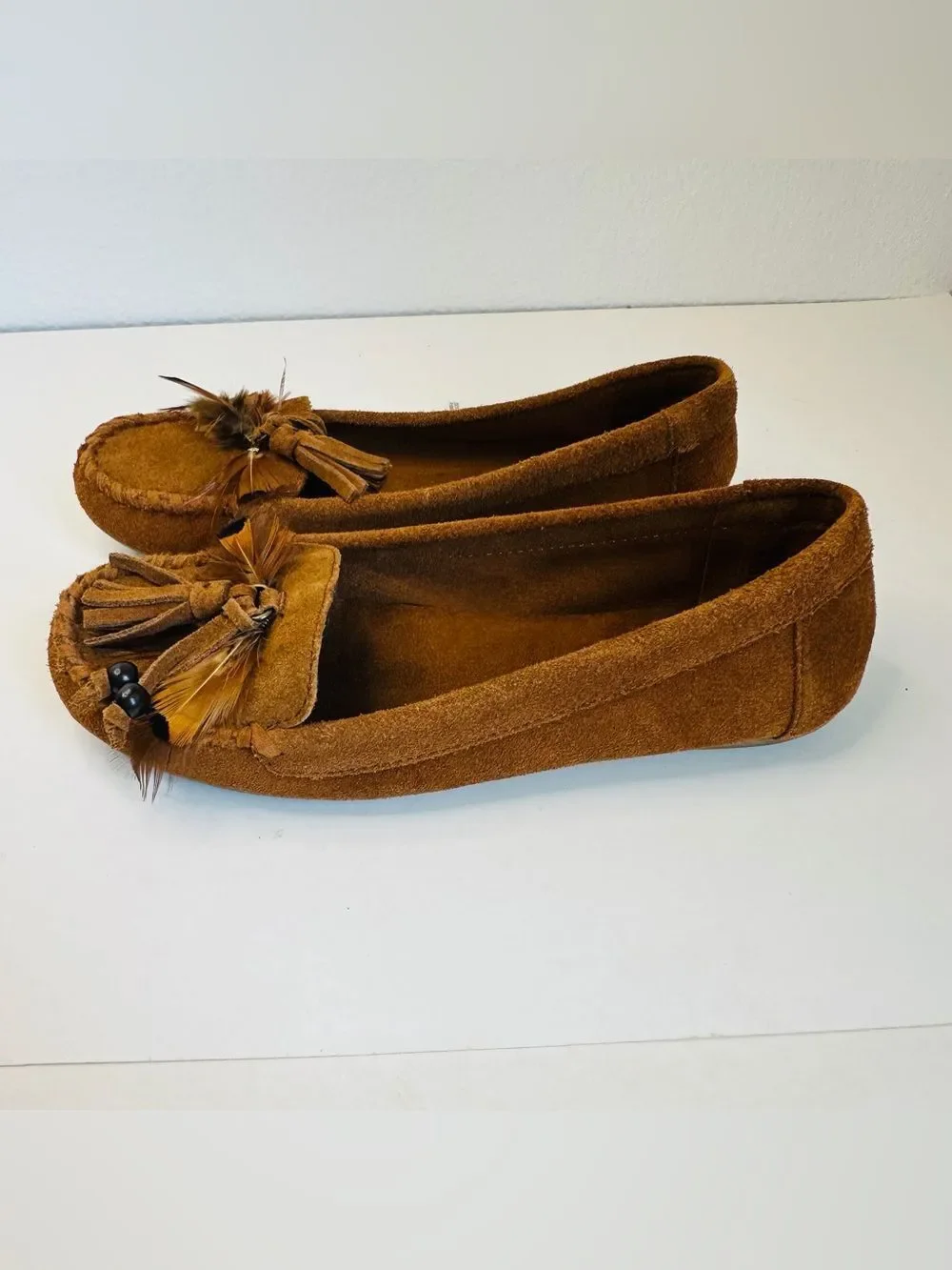 Minnetonka Moccasins Brown Leather Tassel Feather Women's SIZE 6.5